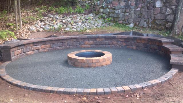 Firepit: Grey Mist Traprock with Retaining Wall Block